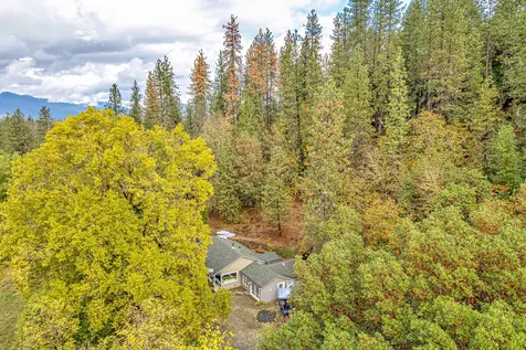 7196 E Evans Creek Road Rogue River OR 97537