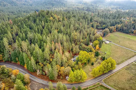 7196 E Evans Creek Road Rogue River OR 97537