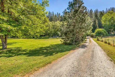 7196 E Evans Creek Road Rogue River OR 97537