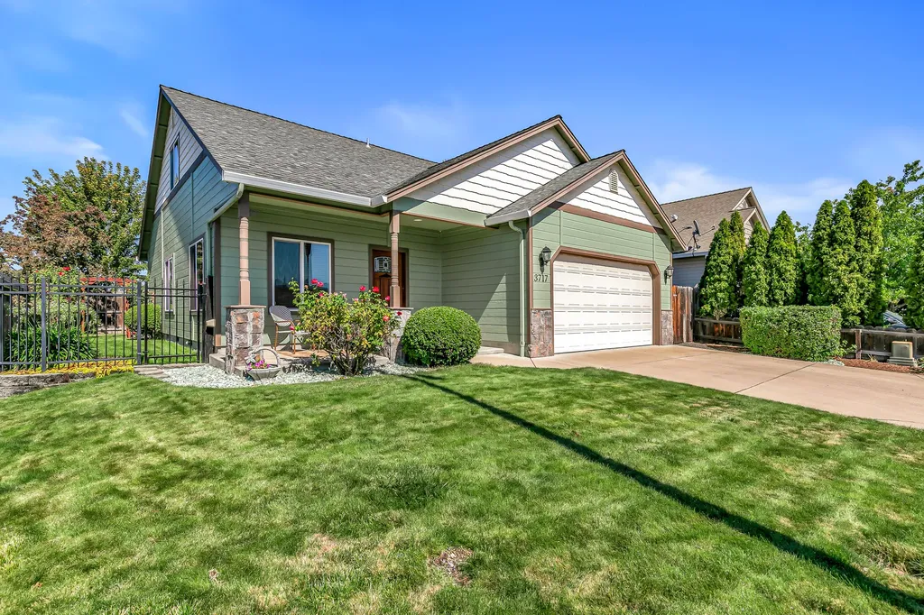 3717 Amelia Way White City OR 97503