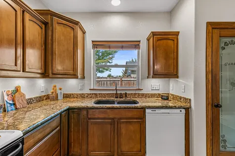 3717 Amelia Way White City OR 97503