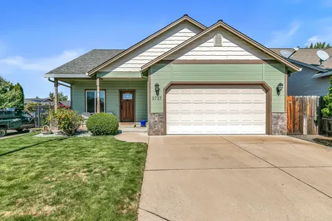 3717 Amelia Way White City OR 97503