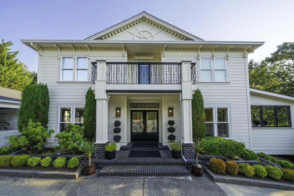 381 Stanford Avenue Medford OR 97504