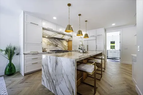 381 Stanford Avenue Medford OR 97504