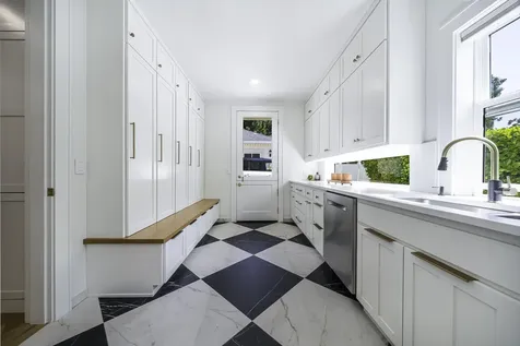 381 Stanford Avenue Medford OR 97504