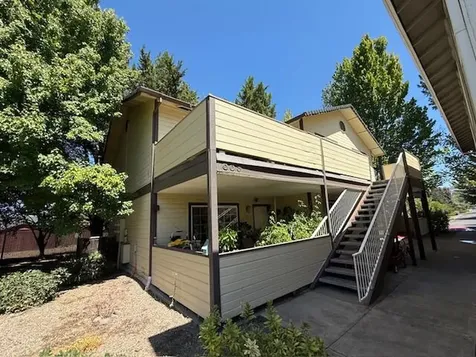 889 Valley View Drive Medford OR 97504