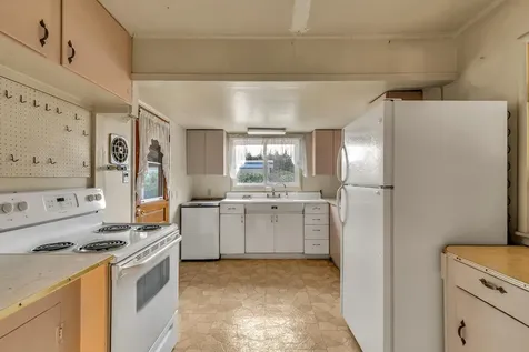 1048 W Harbeck Road Grants Pass OR 97527