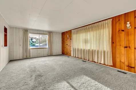 1048 W Harbeck Road Grants Pass OR 97527