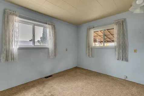 1048 W Harbeck Road Grants Pass OR 97527