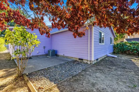 745 23rd Street SE Salem OR 97301