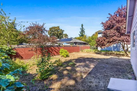 745 23rd Street SE Salem OR 97301