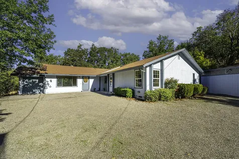 6570 Old Stage Road Central Point OR 97502