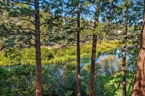1975 NW Harriman Street Bend OR 97703
