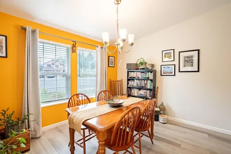 3036 NE Royal Court Bend OR 97701