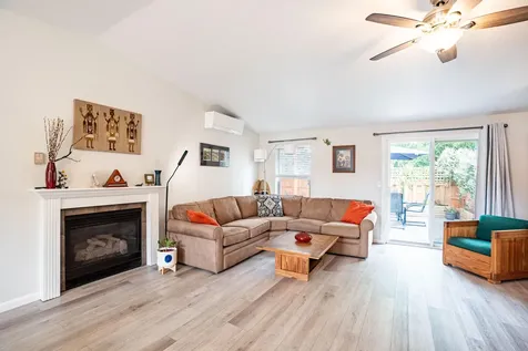 3036 NE Royal Court Bend OR 97701