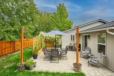3036 NE Royal Court Bend OR 97701