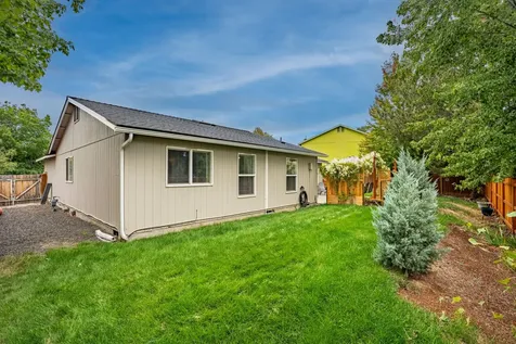 3036 NE Royal Court Bend OR 97701