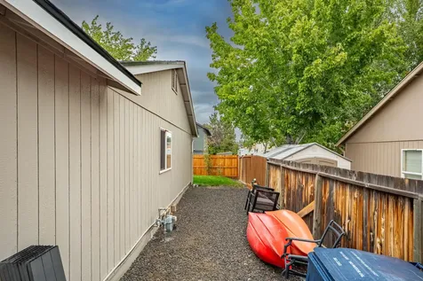 3036 NE Royal Court Bend OR 97701