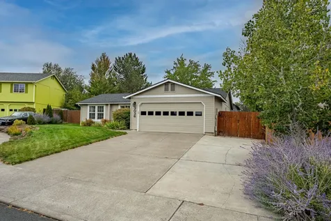 3036 NE Royal Court Bend OR 97701