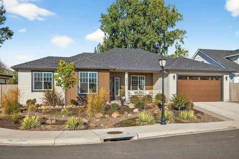 3817 Arena Drive Medford OR 97504