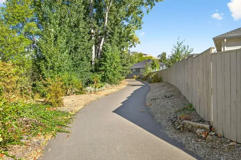 3817 Arena Drive Medford OR 97504