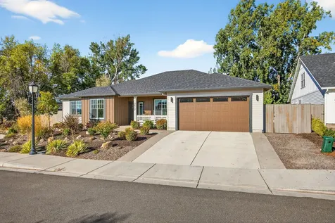 3817 Arena Drive Medford OR 97504