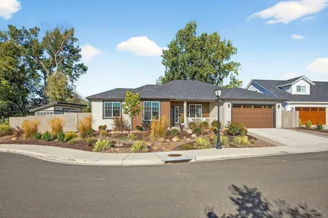 3817 Arena Drive Medford OR 97504