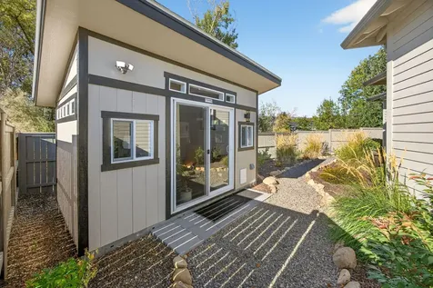 3817 Arena Drive Medford OR 97504