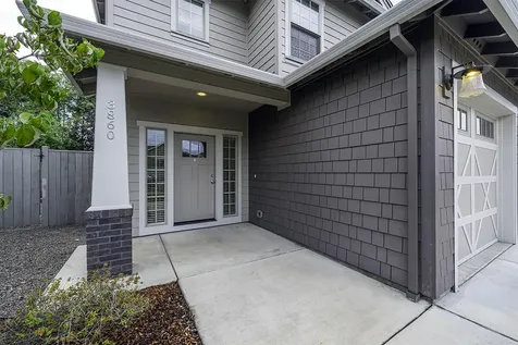 3860 Creek View Drive Medford OR 97504