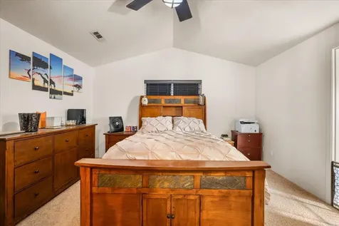 8242 Kestrel Way White City OR 97503