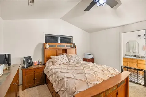 8242 Kestrel Way White City OR 97503