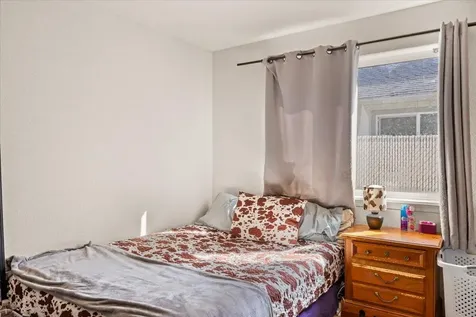 8242 Kestrel Way White City OR 97503