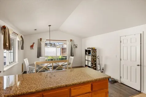 8242 Kestrel Way White City OR 97503