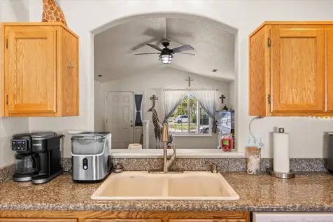 8242 Kestrel Way White City OR 97503