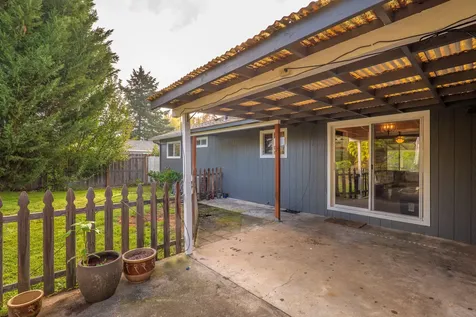1016 NW Bellevue Place Grants Pass OR 97526