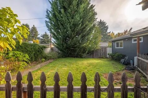 1016 NW Bellevue Place Grants Pass OR 97526