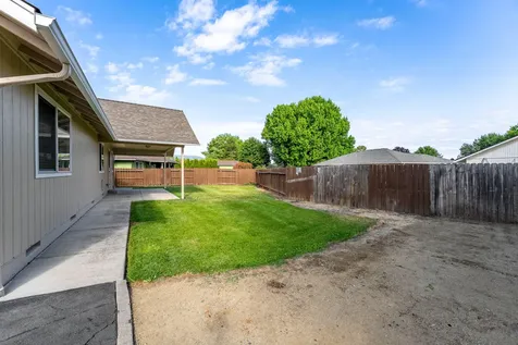 1017 Fairfield Avenue Central Point OR 97502