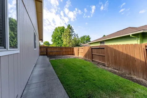 1017 Fairfield Avenue Central Point OR 97502