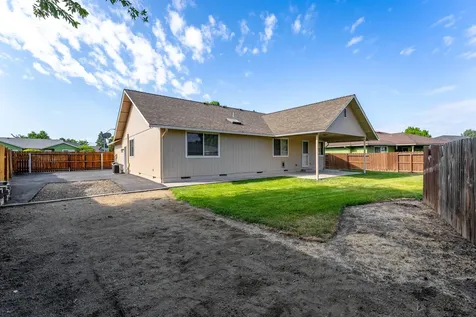 1017 Fairfield Avenue Central Point OR 97502