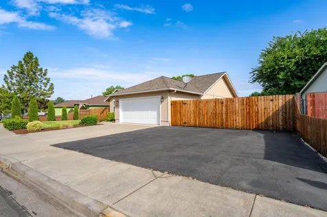 1017 Fairfield Avenue Central Point OR 97502