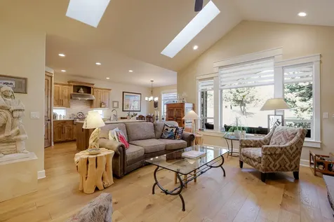 2464 NW Majestic Ridge Drive Bend OR 97703