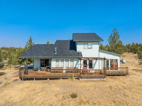 1925 NE Loucks Road Madras OR 97741