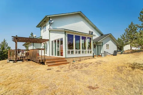 1925 NE Loucks Road Madras OR 97741