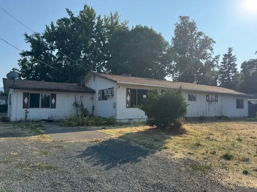 877 Garfield Street Medford OR 97501
