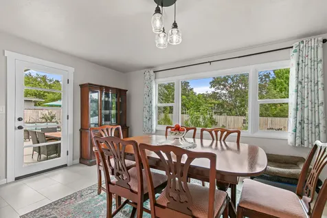 325 Sutter Avenue Medford OR 97504