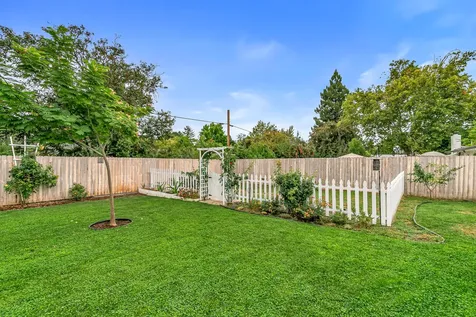 325 Sutter Avenue Medford OR 97504