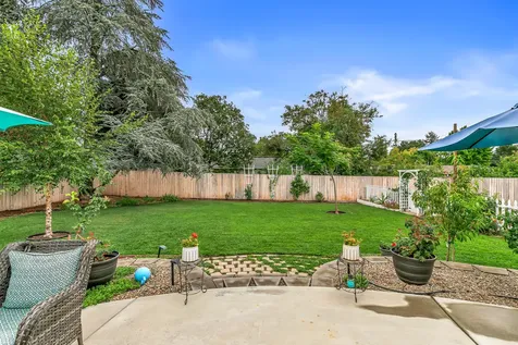 325 Sutter Avenue Medford OR 97504