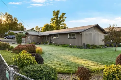 1405 NE A Street Grants Pass OR 97526