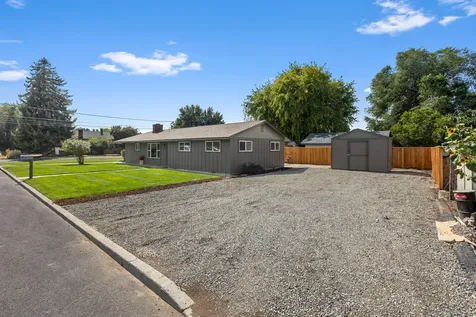 615 NE Fairview Street Prineville OR 97754