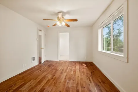 528 SE Cascade Avenue Redmond OR 97756